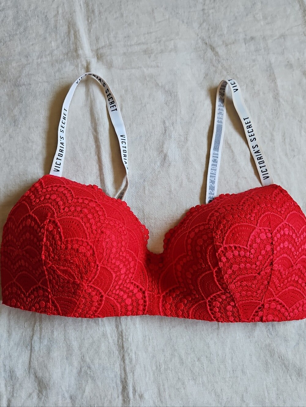 Victoria's Secret Red Lace Lined N-Wire Padded Bra Size 40D - Picture 7 of 12